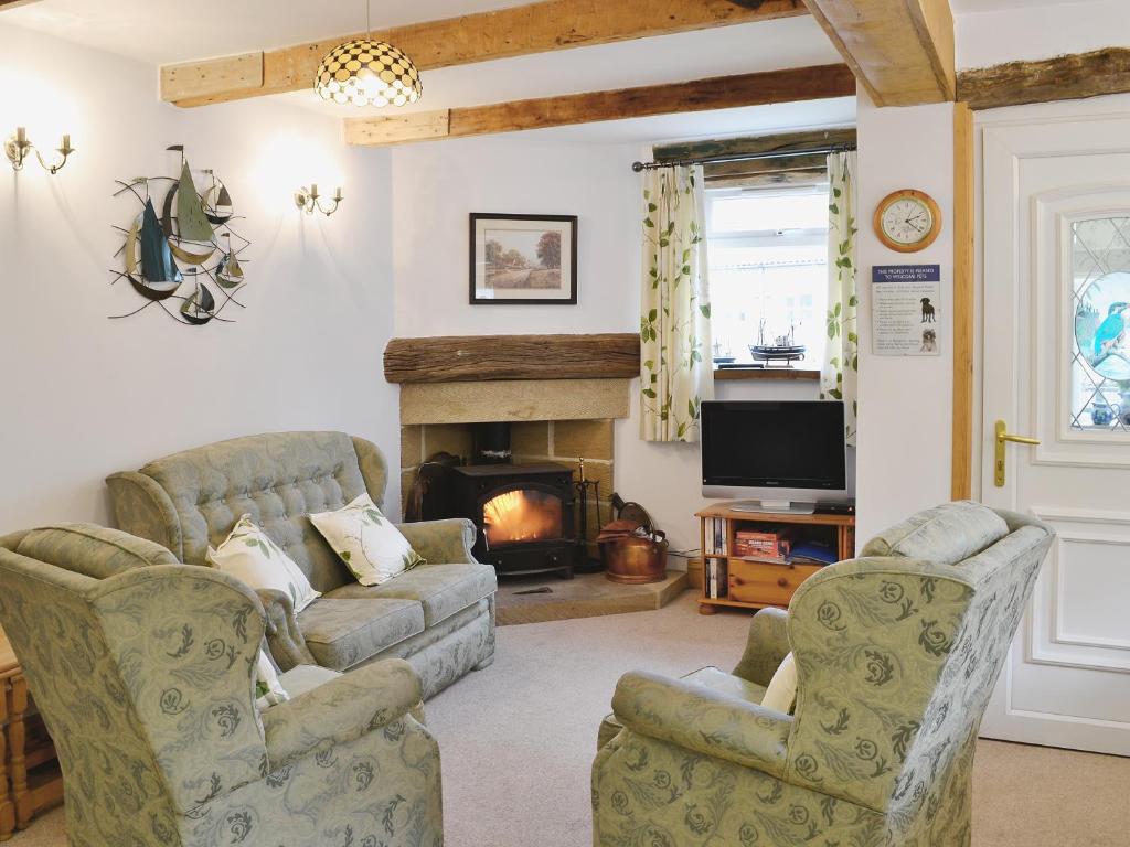 Waterstead Cottage room 1