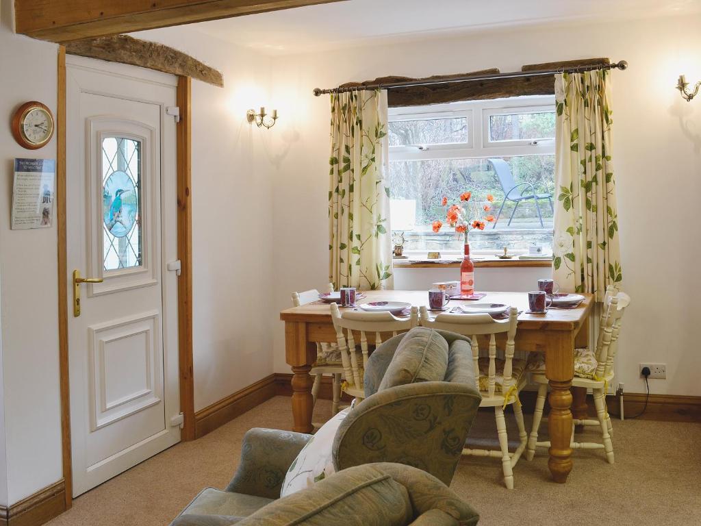 Waterstead Cottage room 3