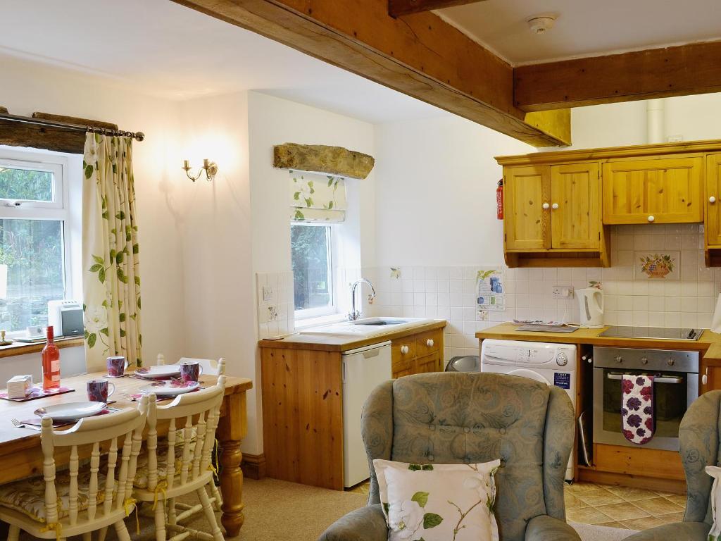 Waterstead Cottage room 4